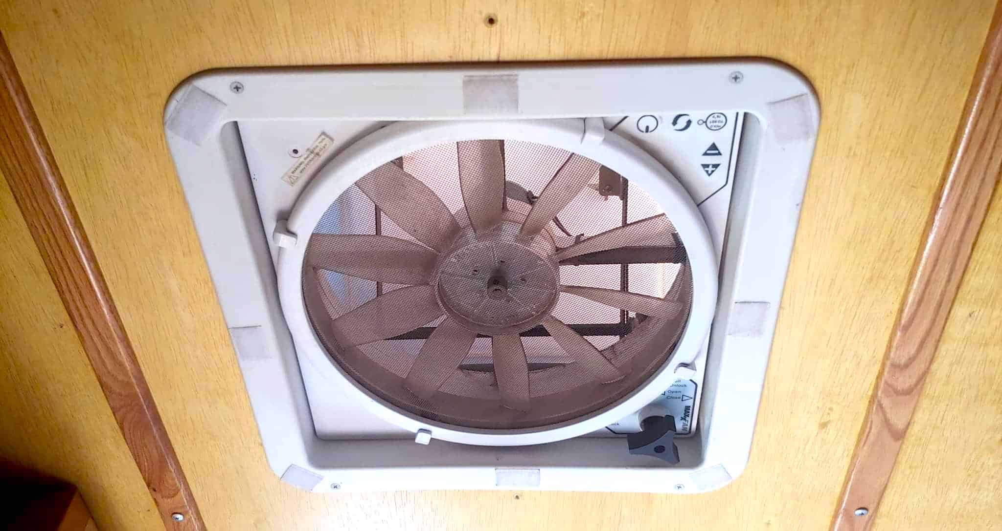 MaxxAir Maxxfan Plus Vent with 12v Fan Manual Lift 