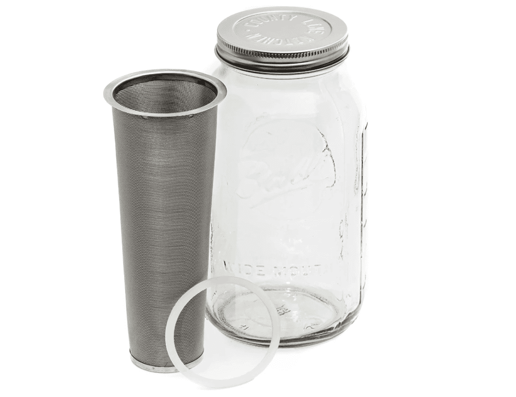 https://www.outdoorsynomad.com/wp-content/uploads/2022/12/coffee-makers-for-campers-cold-brew-mason-jar-1024x789.png