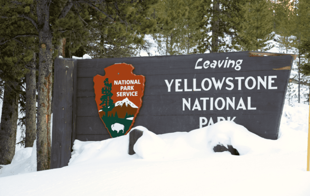 yellowstone-national-park-in-winter