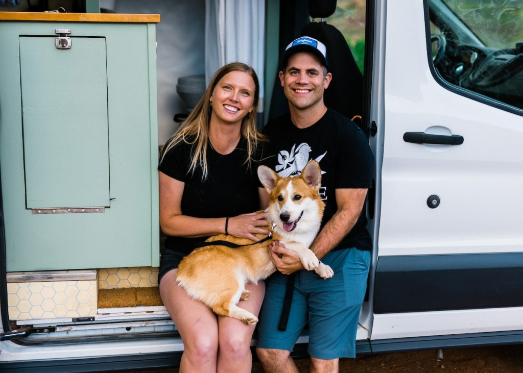 van-life-couple-with-corgi-puppy