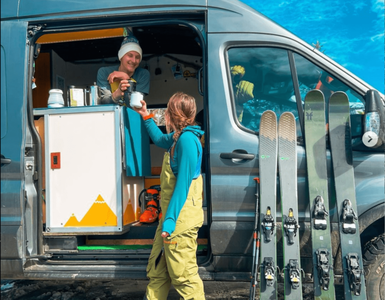 vanlife-couple-ski-together-min