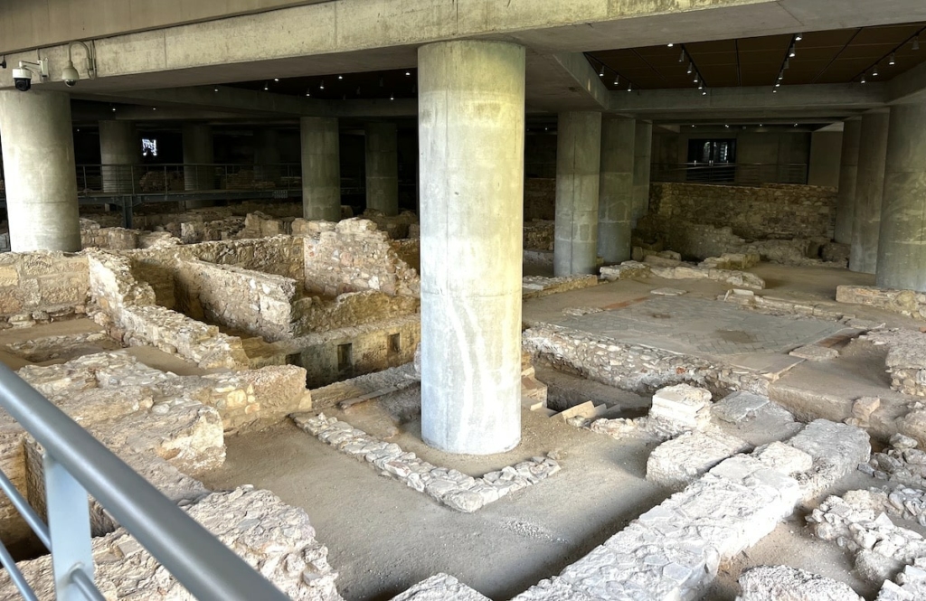 acrropolis-museum-underground-city-min