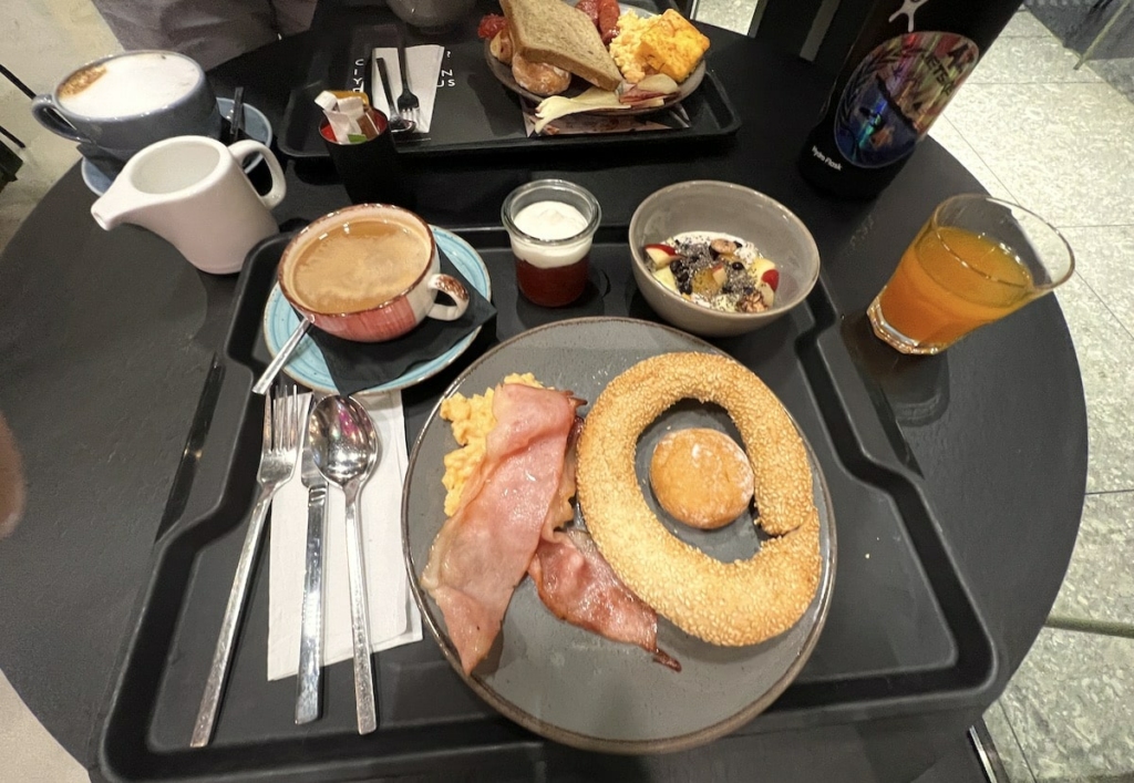 continental-breakfast-moxy-athens-hotel-min