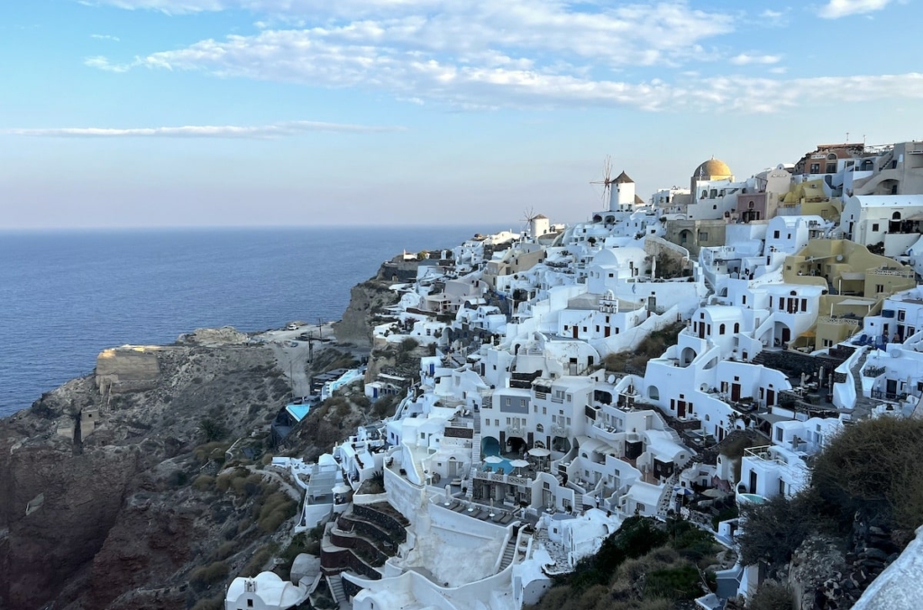 oia-santorini-landscape-sunset-min