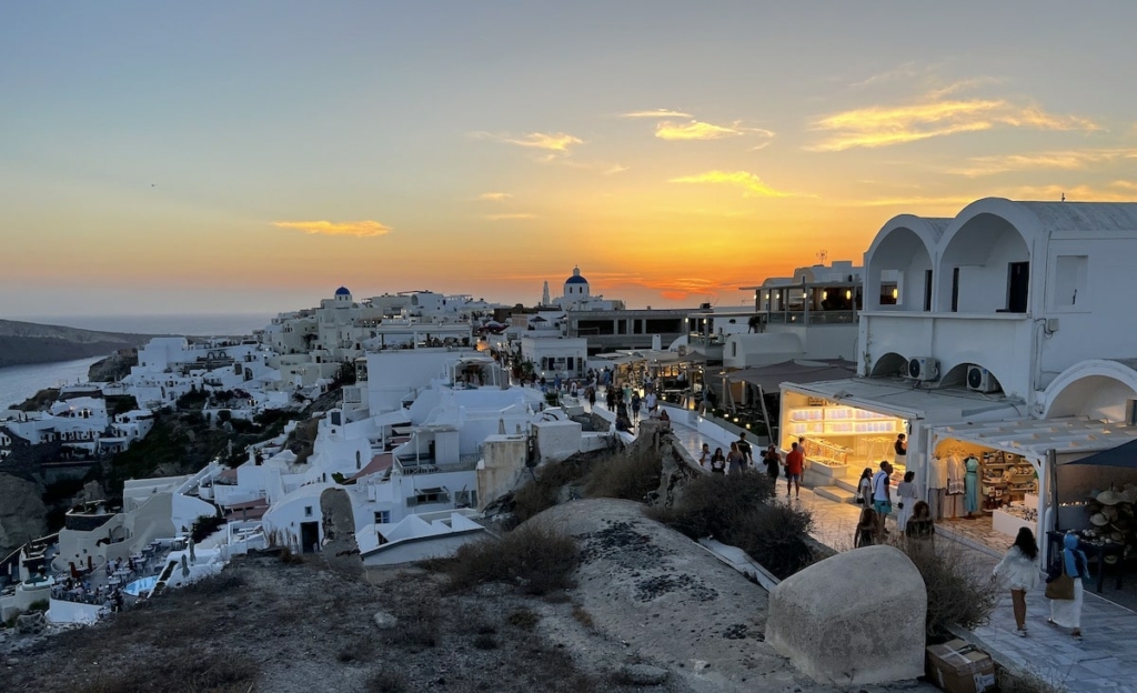 sunset-on-oia-min