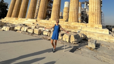 girl-in-hiking-dress-acropolis-athens